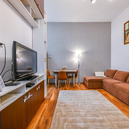 Glam Apartment Cluj-Napoca Ngoại thất bức ảnh