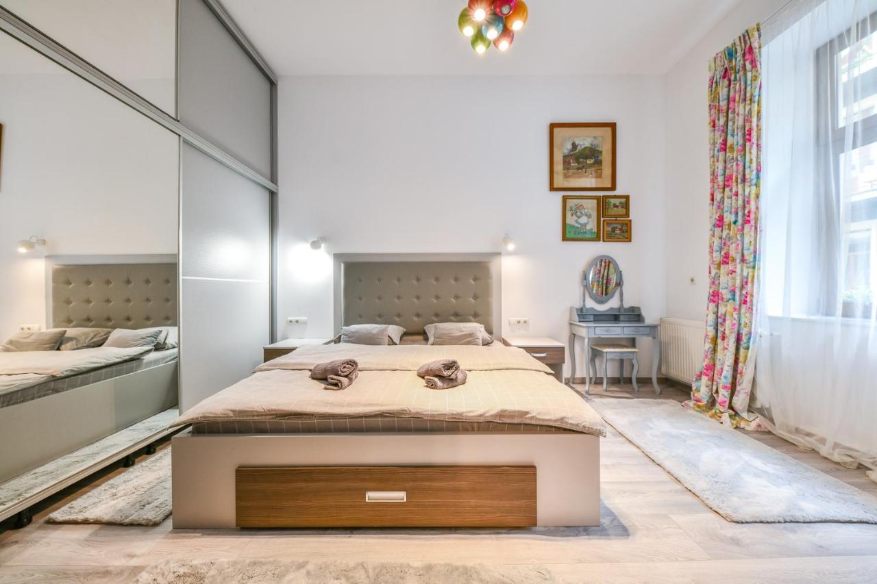 Glam Apartment Cluj-Napoca Ngoại thất bức ảnh